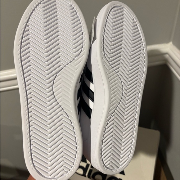 Women's Adidas Grand Court 2.0 White Sneakers - Size 7 NWT - Picture 6 of 10